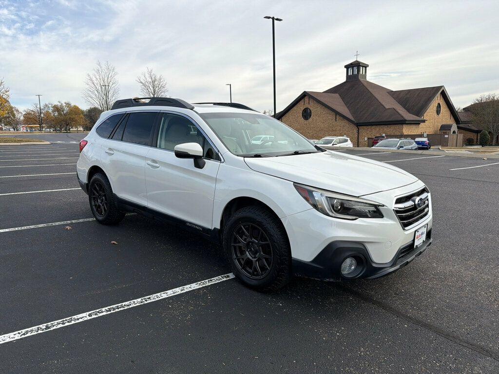 2019 Subaru Outback 2.5i Limited photo 3