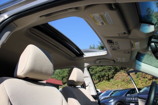 2019 Subaru Outback 2.5i Premium photo 15