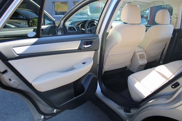 2019 Subaru Outback 2.5i Premium photo 18