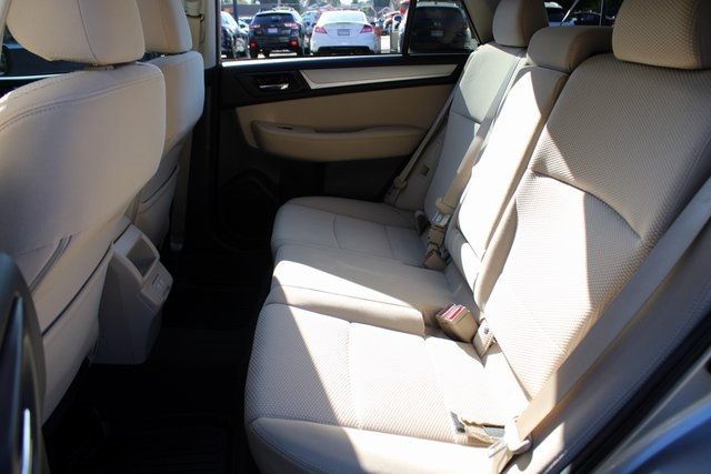 2019 Subaru Outback 2.5i Premium photo 19