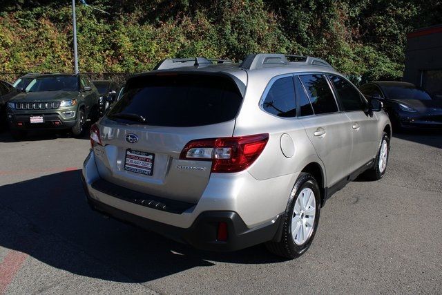 2019 Subaru Outback 2.5i Premium photo 2