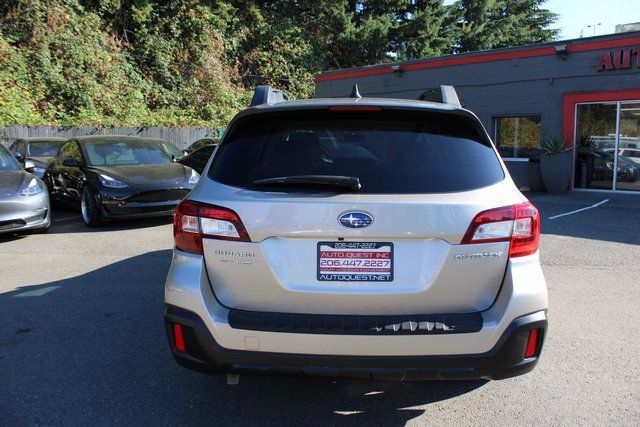 2019 Subaru Outback 2.5i Premium photo 3