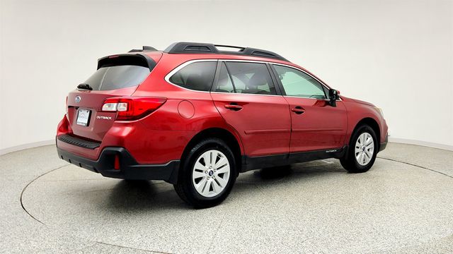 2019 Subaru Outback 2.5i Premium w/ BSD, RCTA, Power Moonroof & Navigation System - 23023487 - 4