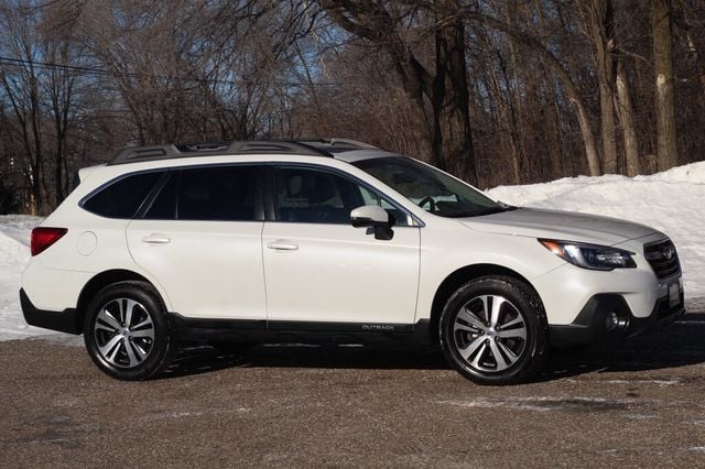 2019 Subaru Outback AWD LIMITED W/ HEATED LEATHER NAVIGATION, MOONROOF,  - 22976735 - 0
