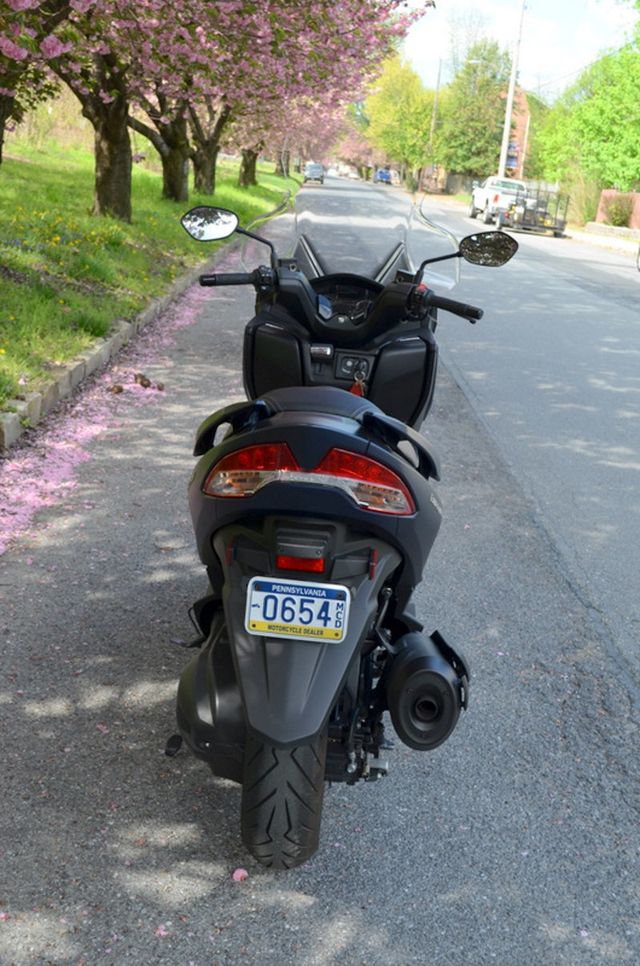 2019 Suzuki Burgman 400 GREAT FUEL ECONOMY - 23014350 - 3