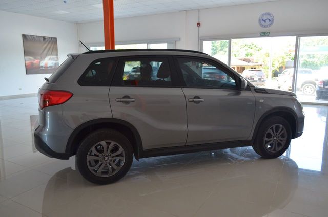 2019 Suzuki Vitara 5 Speed CarPlay  - 18966854 - 6