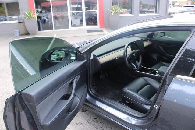 2019 Tesla Model 3 Long Range photo 11