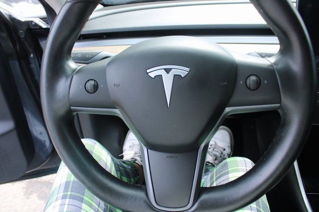 2019 Tesla Model 3 Long Range photo 13