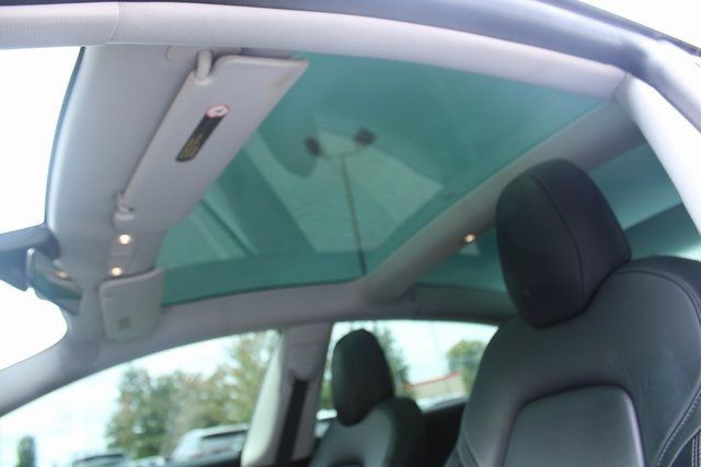 2019 Tesla Model 3 Long Range photo 15