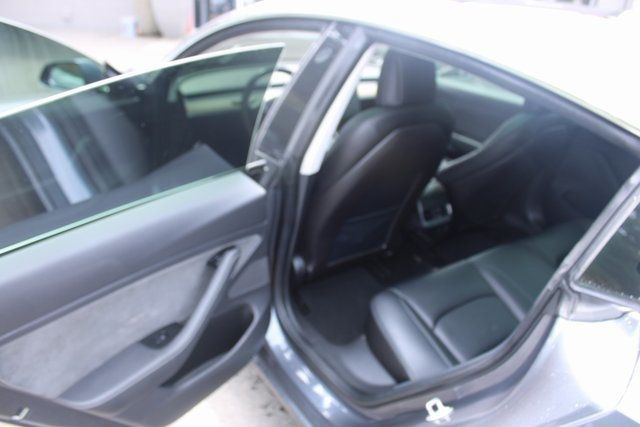 2019 Tesla Model 3 Long Range photo 17