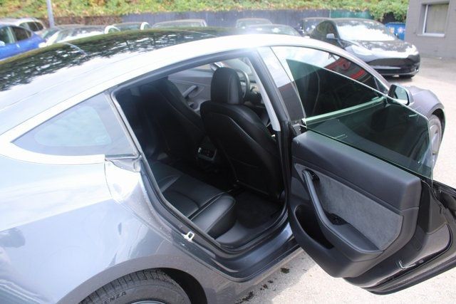 2019 Tesla Model 3 Long Range photo 19