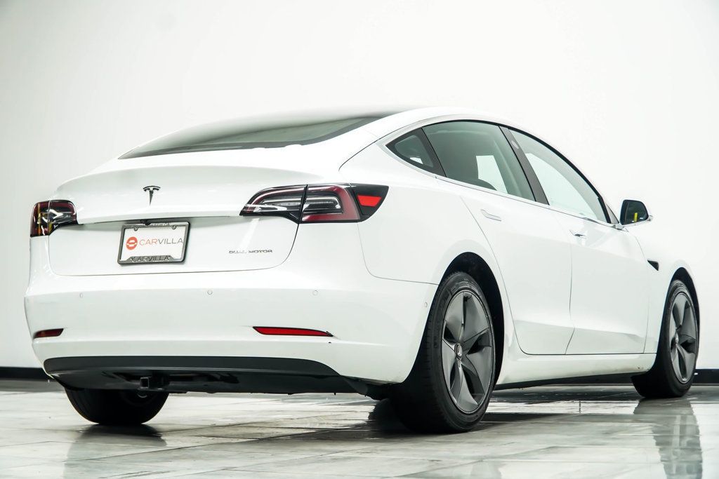 Tesla Model 3 photo 13