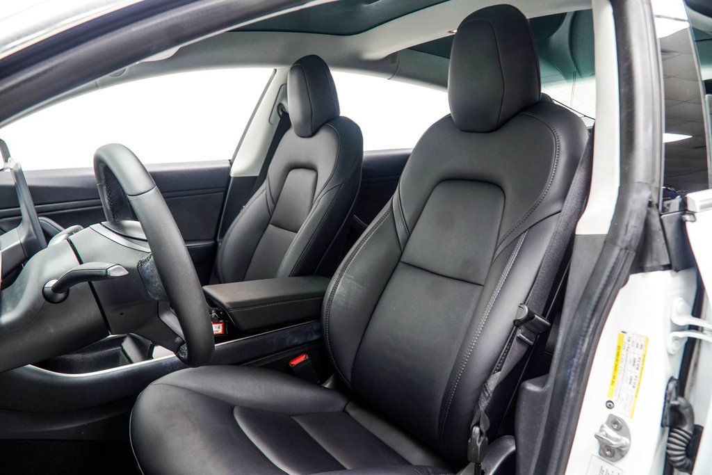 Tesla Model 3 photo 30