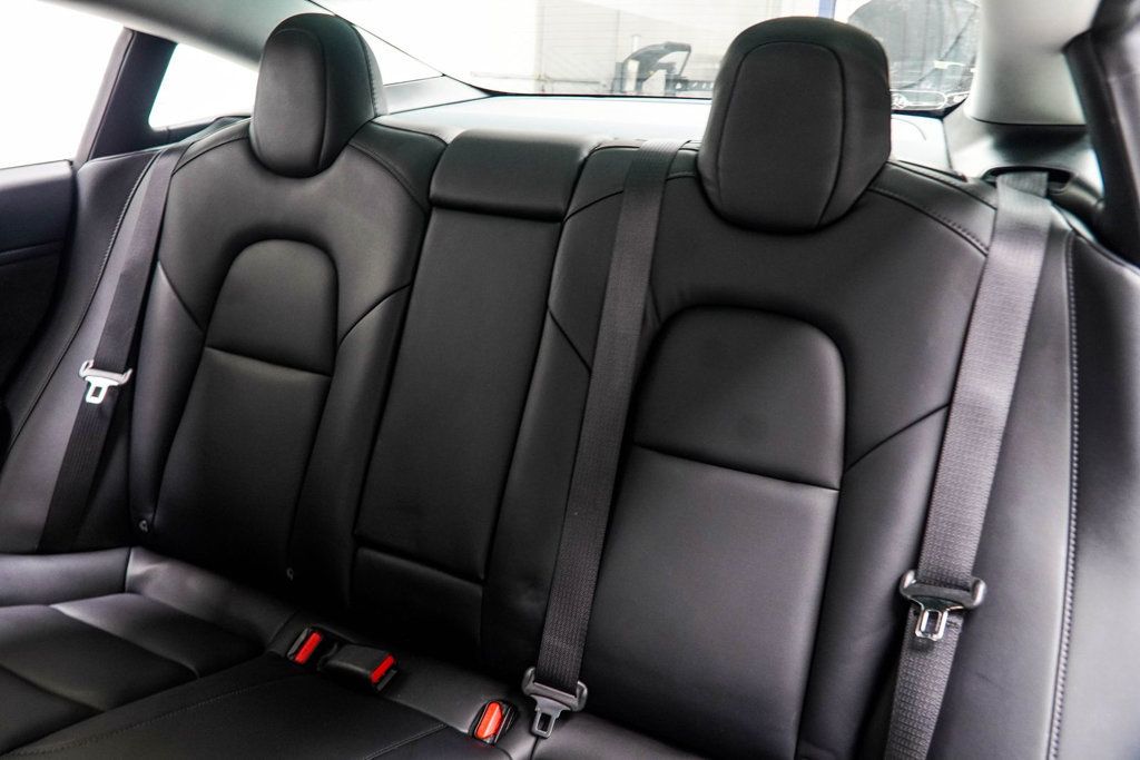 Tesla Model 3 photo 33