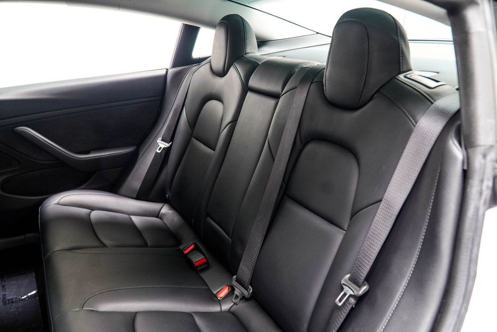 Tesla Model 3 photo 34