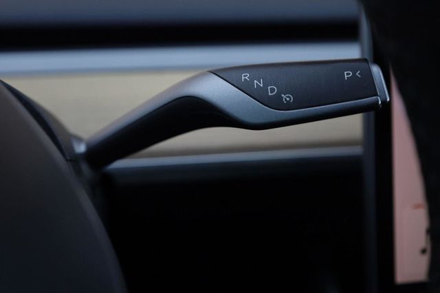 2019 Tesla Model 3 Long Range - 23062940 - 32