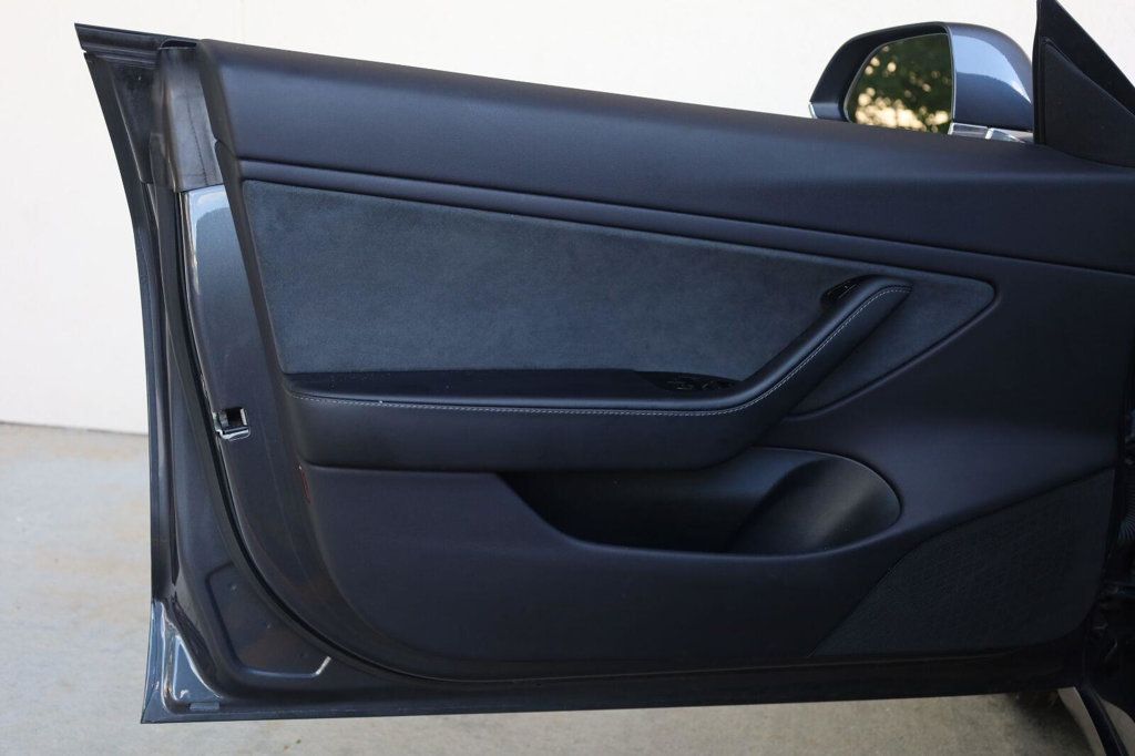 Tesla Model 3 photo 15