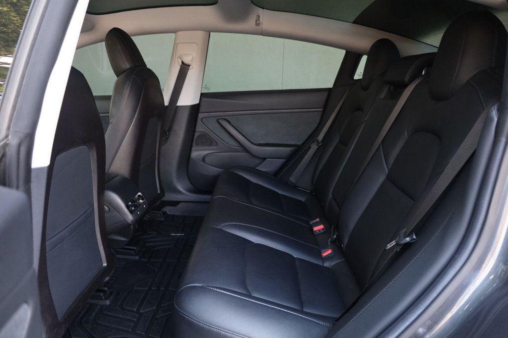 Tesla Model 3 photo 21
