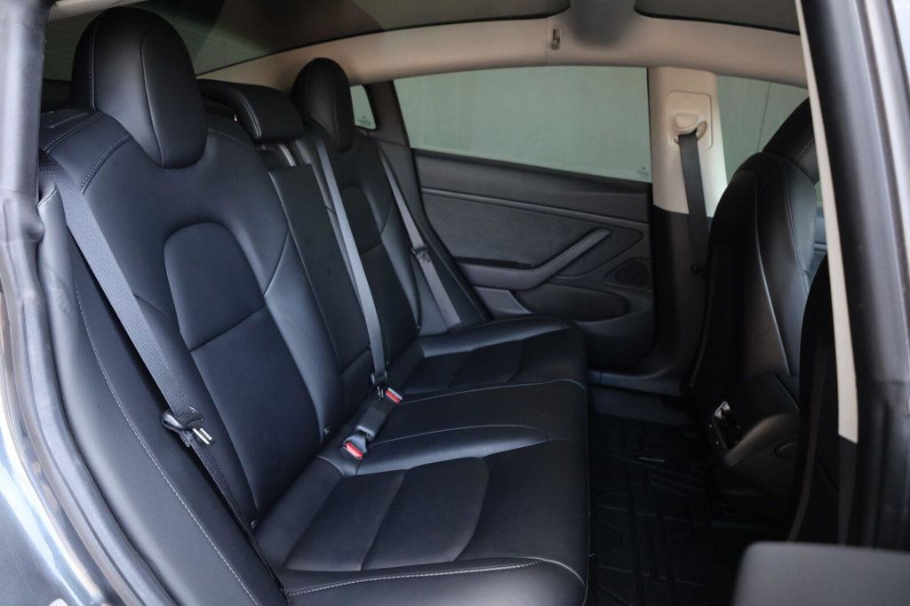 Tesla Model 3 photo 24