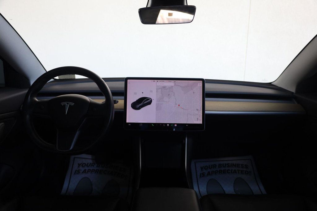 Tesla Model 3 photo 29