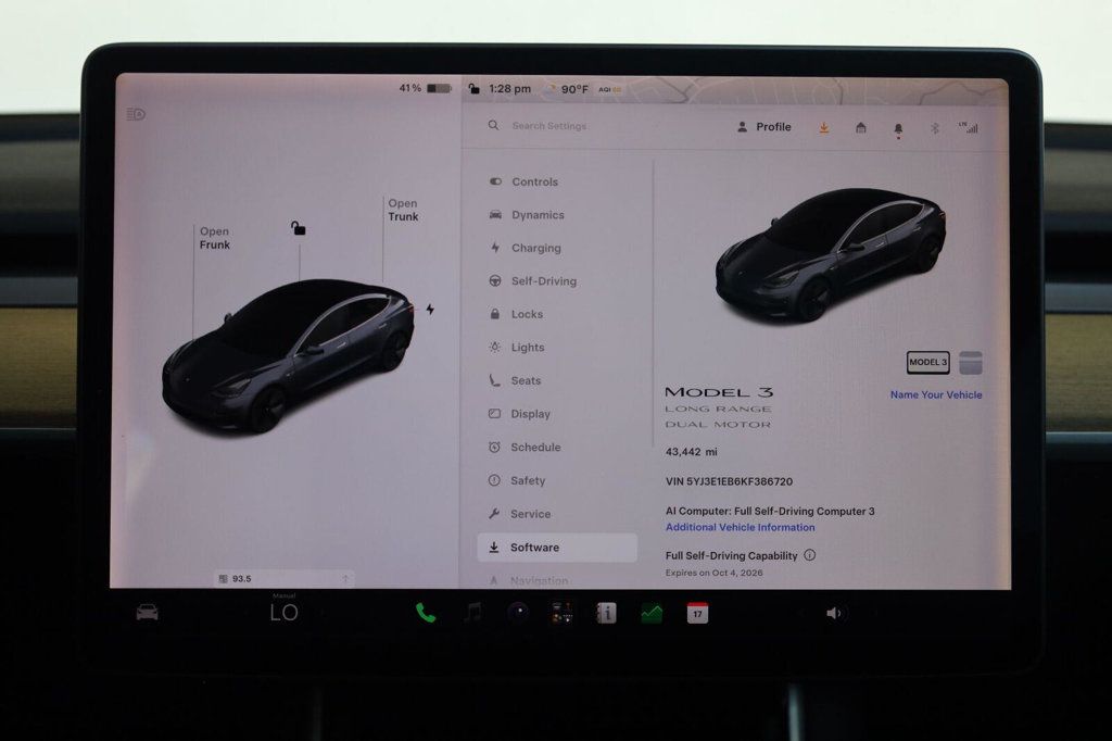 Tesla Model 3 photo 44