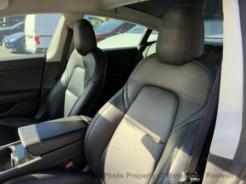 Tesla Model 3 photo 5