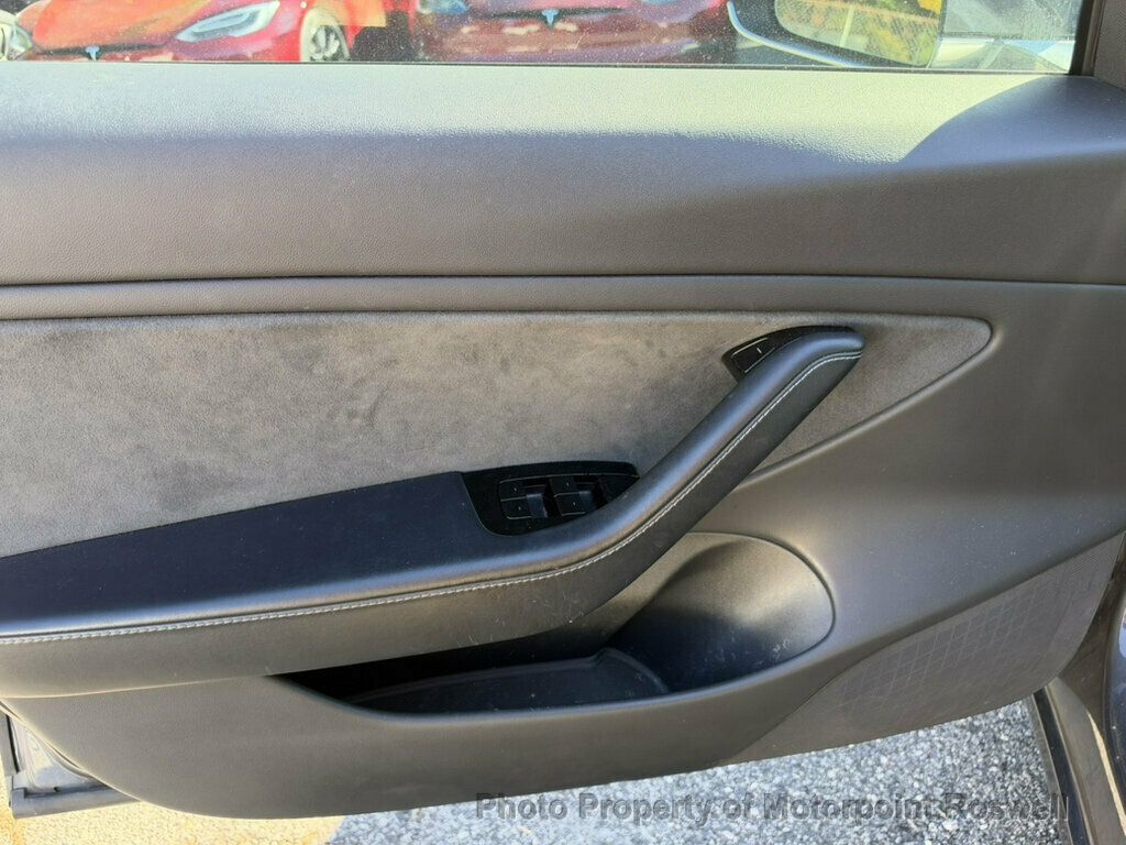 Tesla Model 3 photo 6