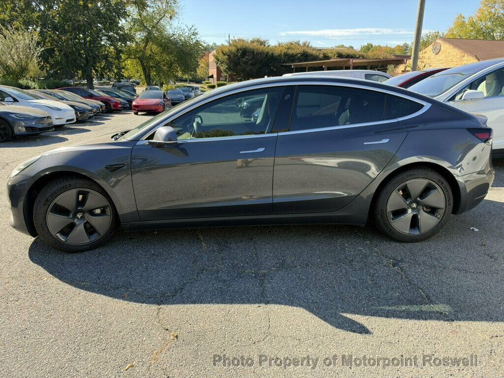 Tesla Model 3 photo 7