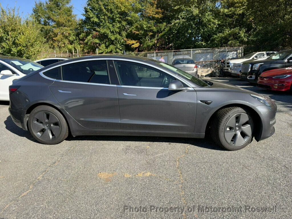 Tesla Model 3 photo 9