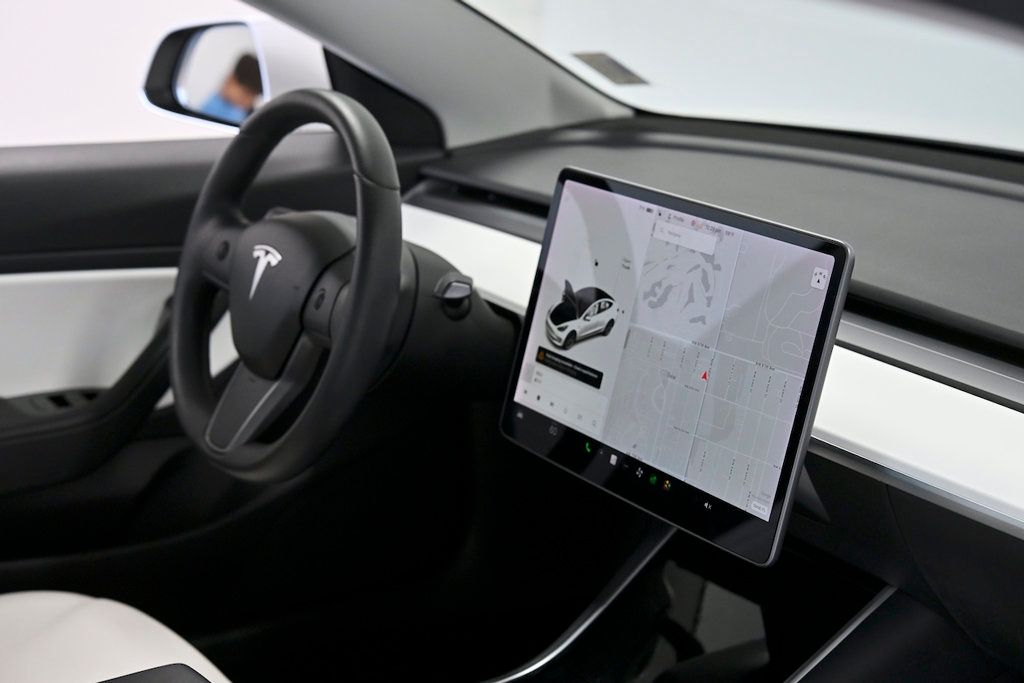 2019 Tesla Model 3 Long Range AWD - 22946177 - 16