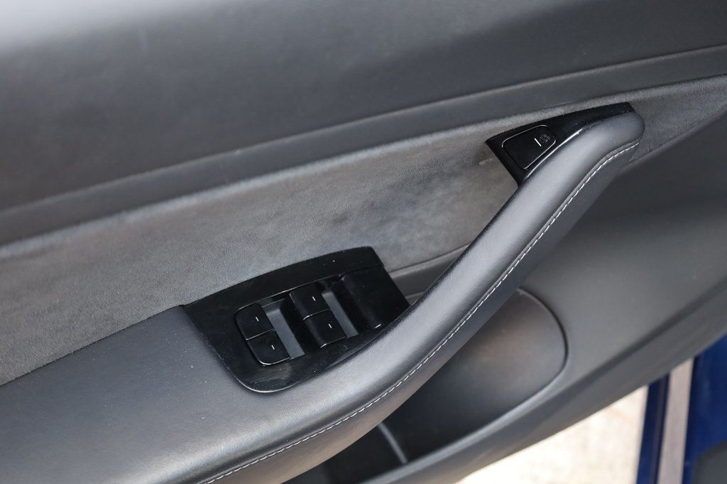 2019 Tesla Model 3 Long Range photo 30