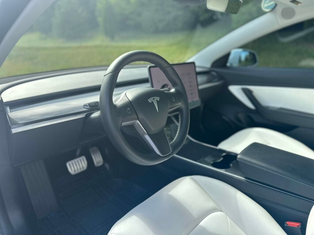 2019 Tesla Model 3 Performance photo 14