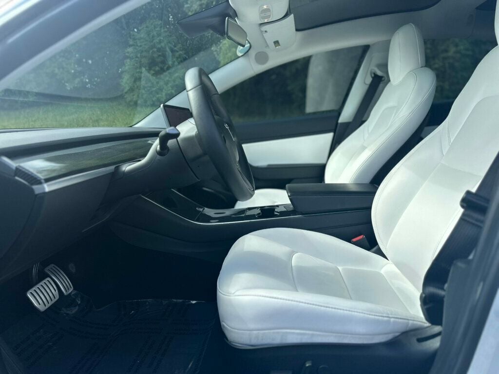 2019 Tesla Model 3 Performance photo 15