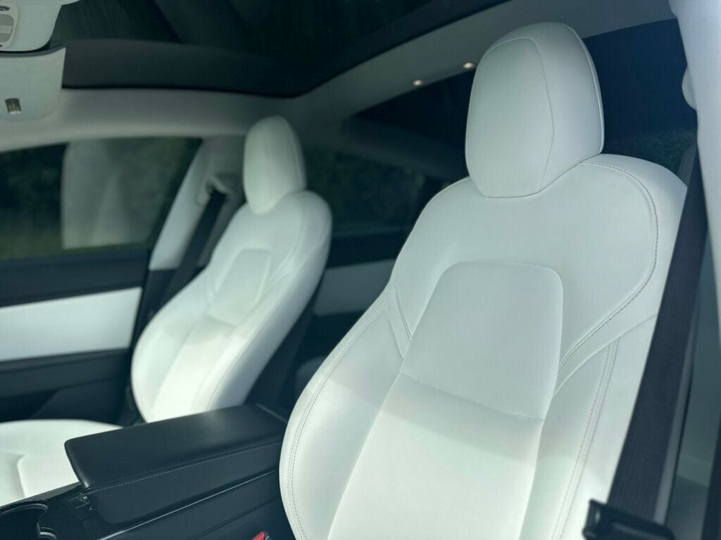 2019 Tesla Model 3 Performance photo 16