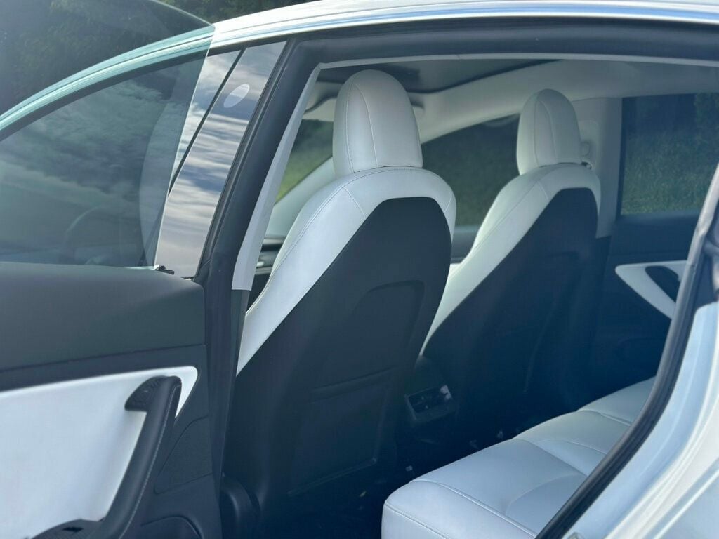 2019 Tesla Model 3 Performance photo 17