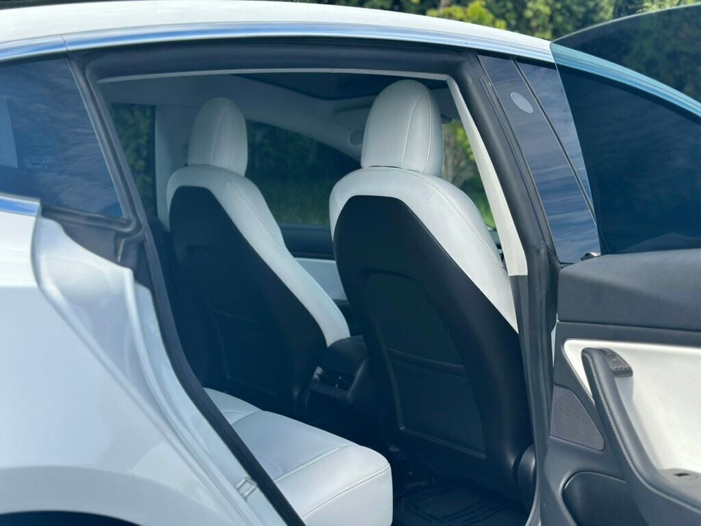 2019 Tesla Model 3 Performance photo 20