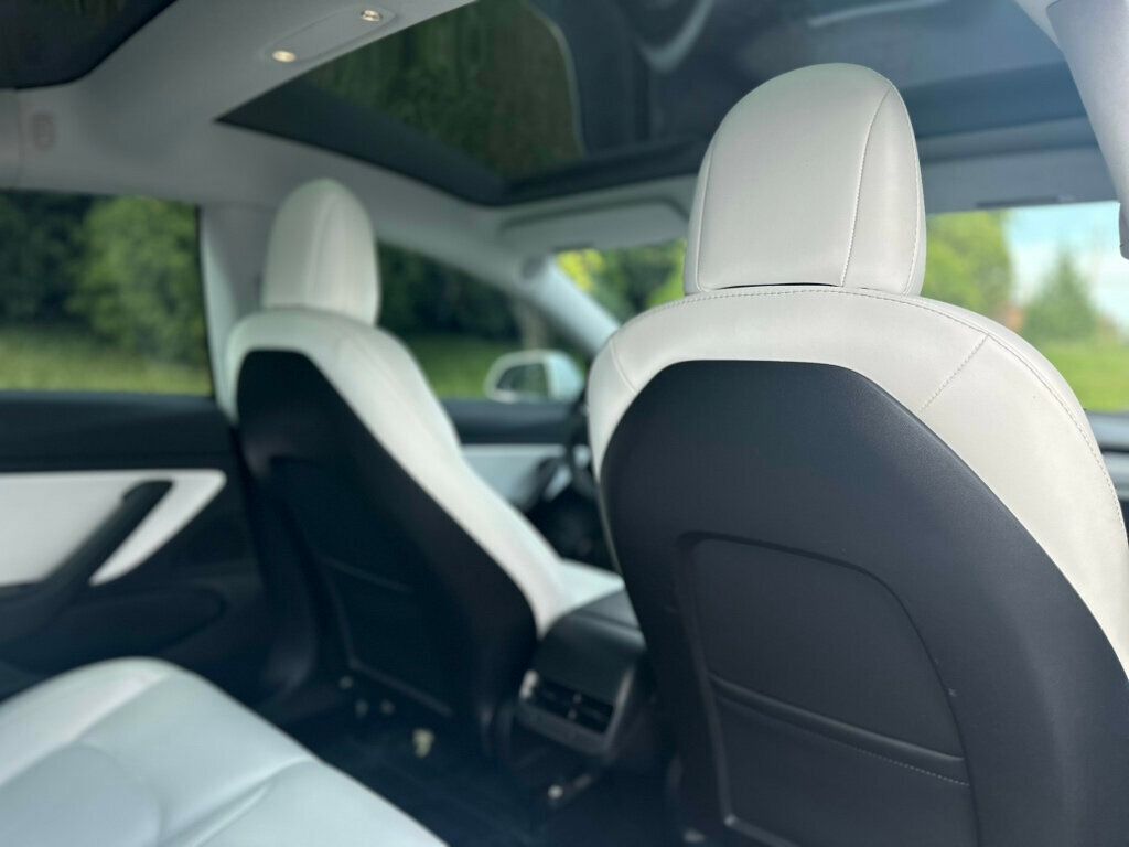 2019 Tesla Model 3 Performance photo 21