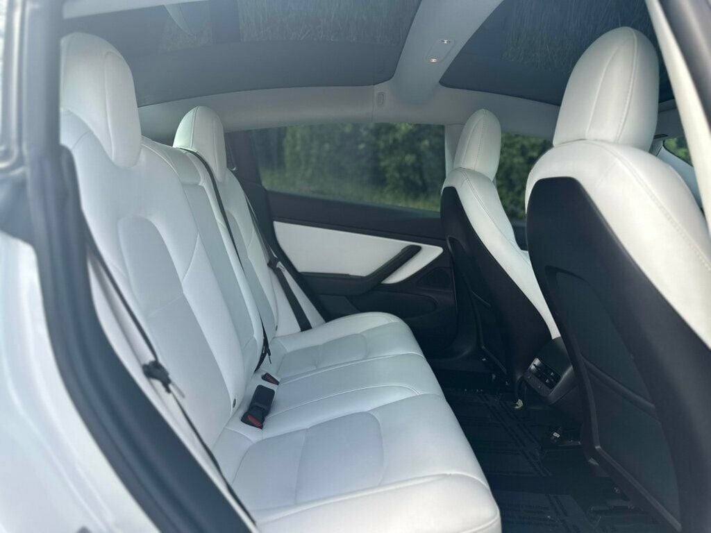 2019 Tesla Model 3 Performance photo 22