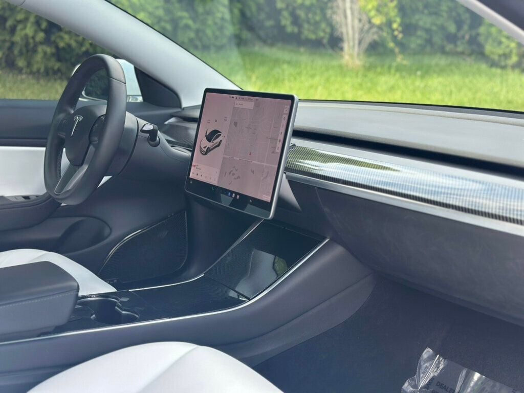 2019 Tesla Model 3 Performance photo 25