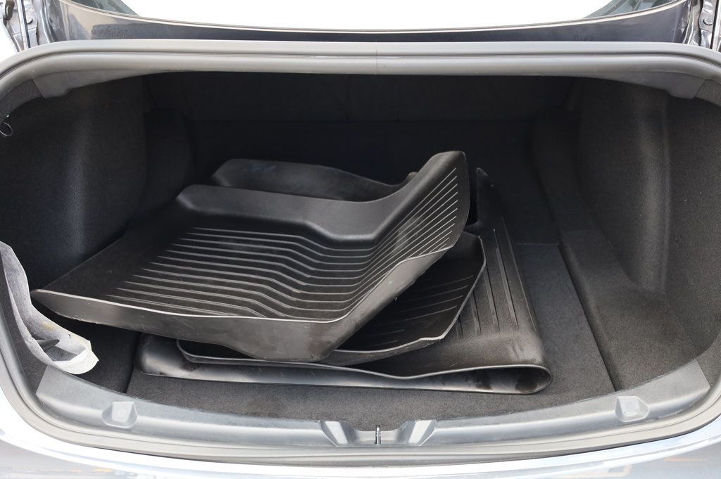 2019 Tesla Model 3 Standard Range Plus photo 9