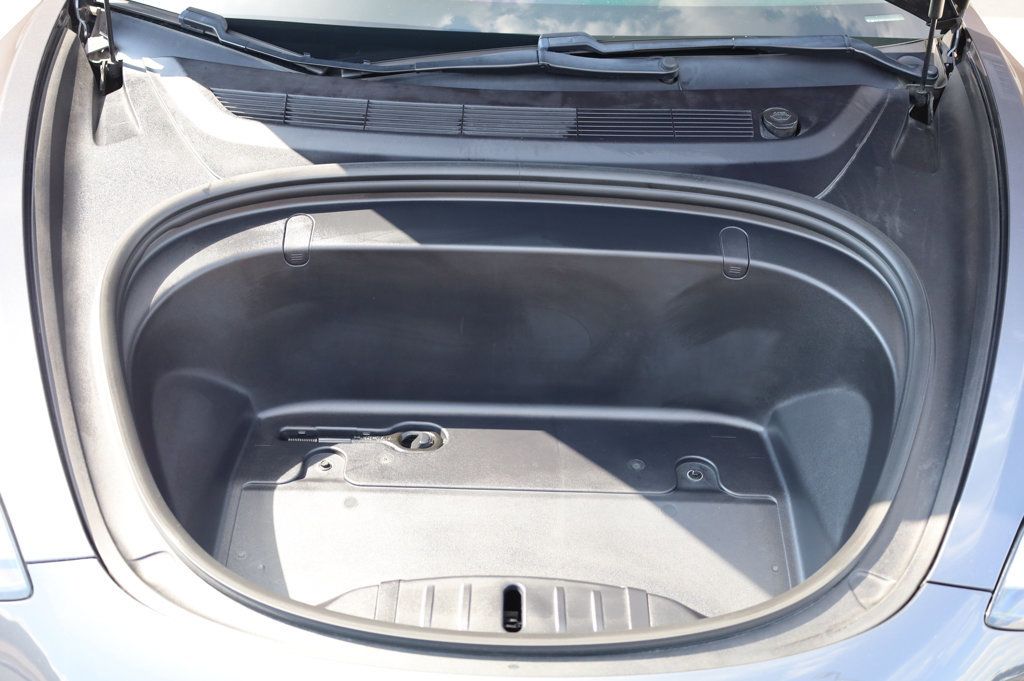 2019 Tesla Model 3 Standard Range Plus photo 10