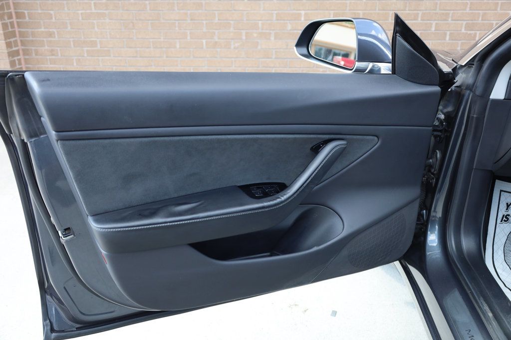 2019 Tesla Model 3 Standard Range Plus photo 11