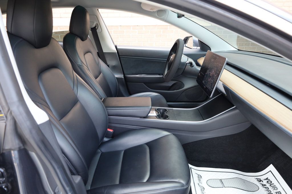 2019 Tesla Model 3 Standard Range Plus photo 23