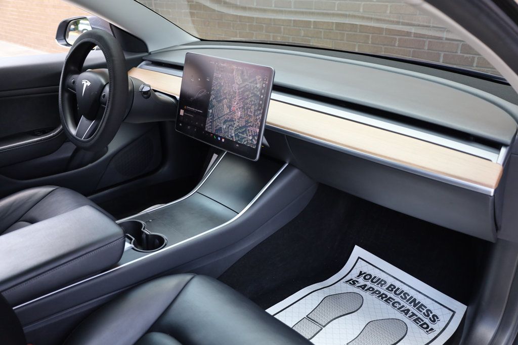 2019 Tesla Model 3 Standard Range Plus photo 24