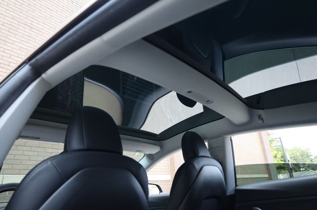 2019 Tesla Model 3 Standard Range Plus photo 25