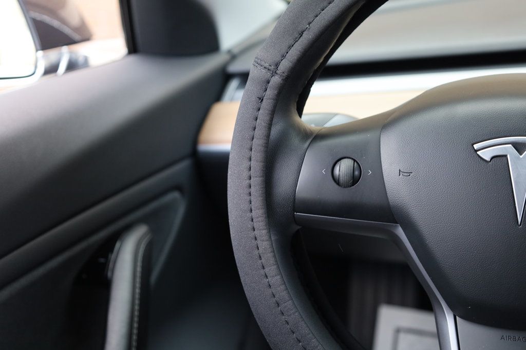 2019 Tesla Model 3 Standard Range Plus photo 27