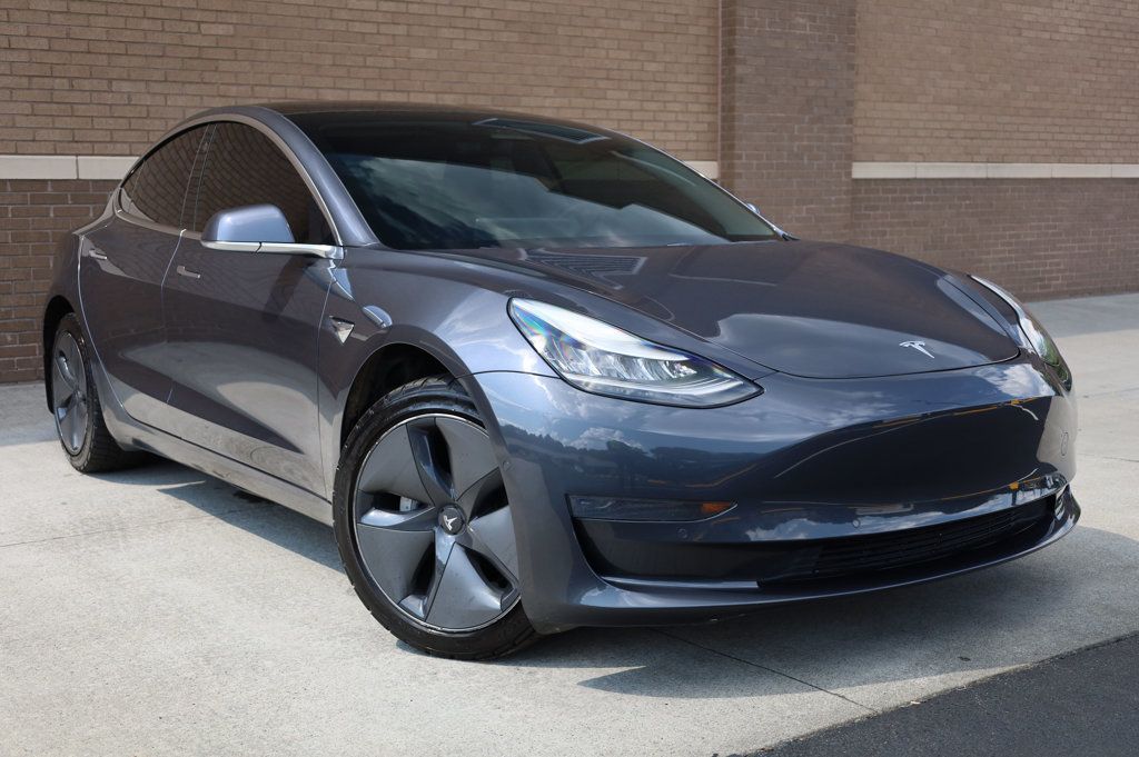 2019 Tesla Model 3 Standard Range Plus photo 3