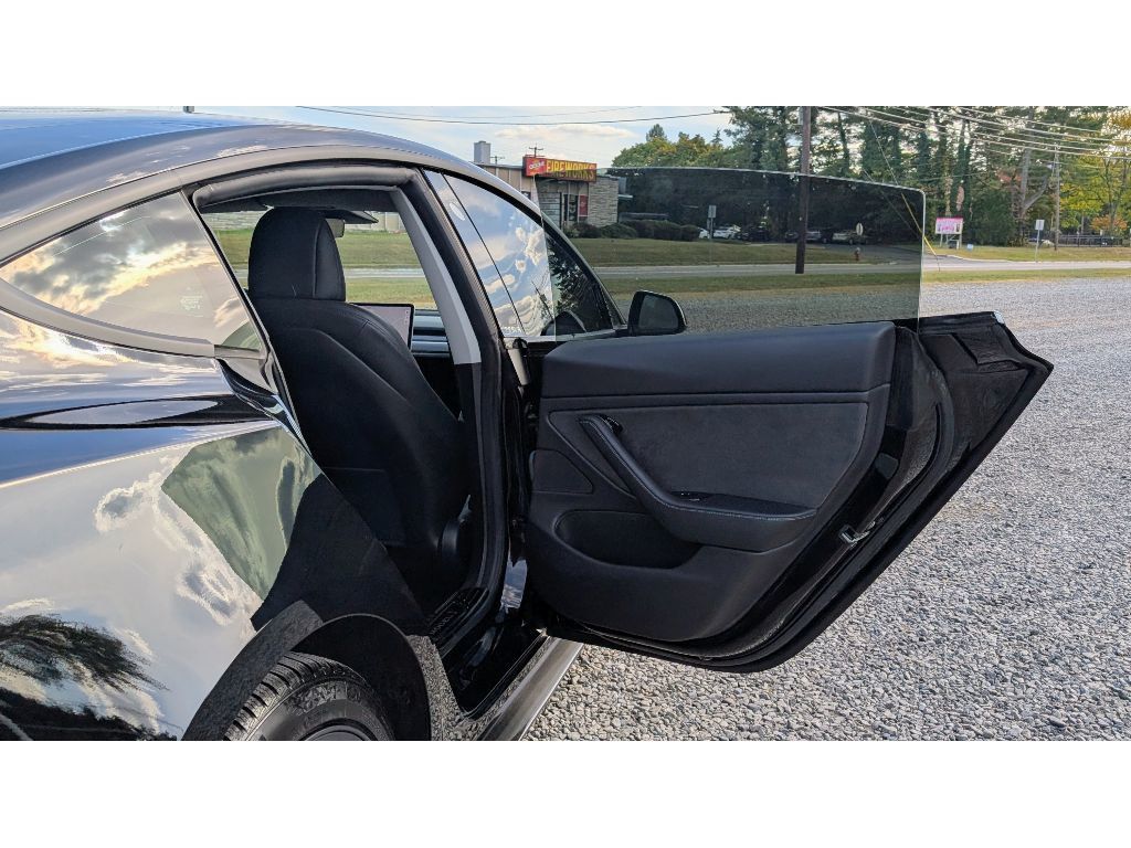 2019 Tesla Model 3 Standard Range Plus photo 10
