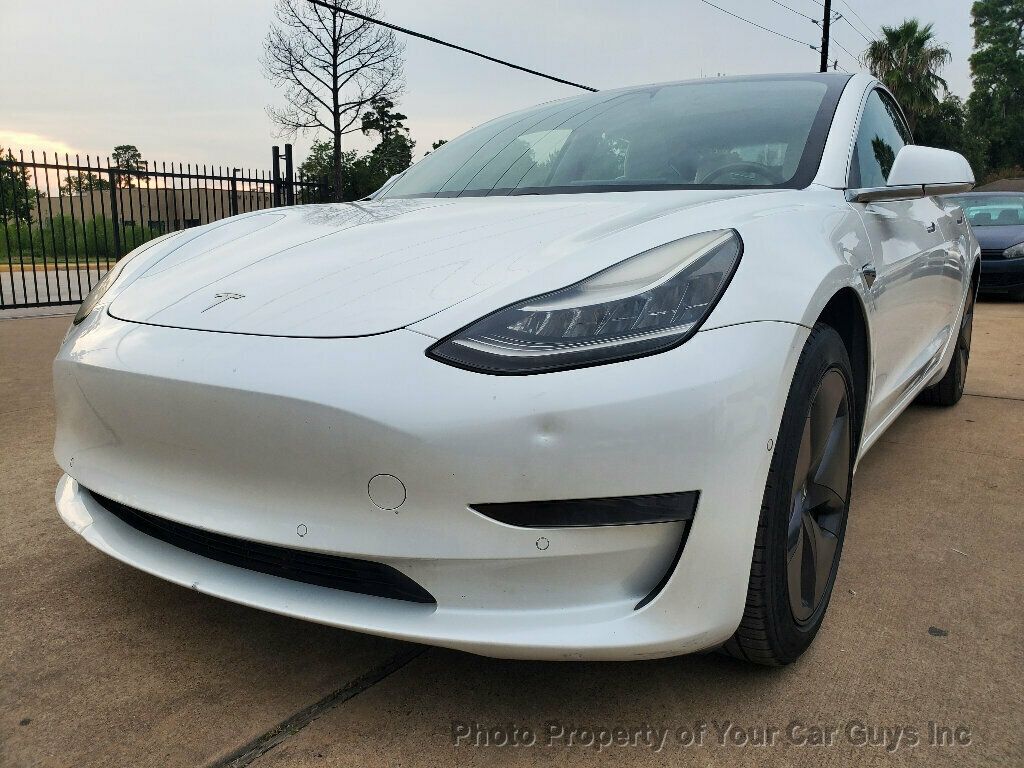 2019 Tesla Model 3 Standard Range Plus photo 3