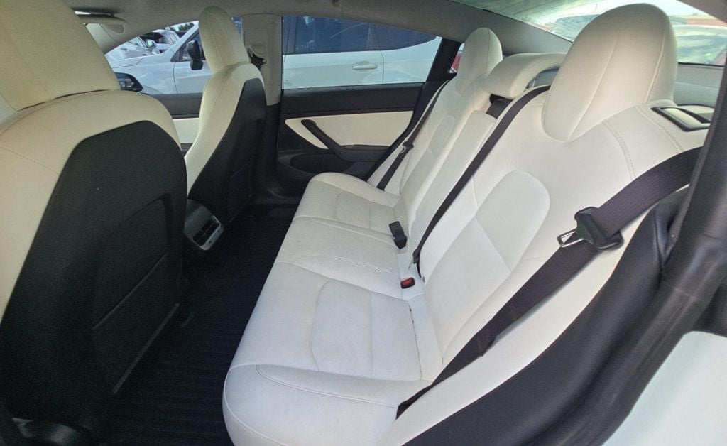 2019 Tesla Model 3 Standard Range Plus photo 6